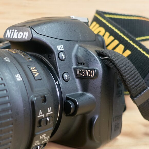 Nikon D3100 14.2MP DSLR Camera w/ AF-S Nikkor DX VR 18-55mm f/3.5-5.6G Lens - Picture 4 of 11